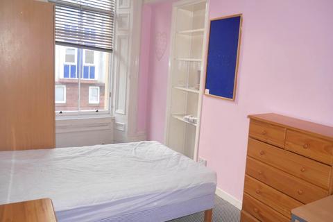 5 bedroom flat to rent - Meadowside, , Dundee