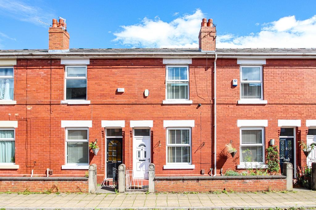 Albert Avenue, Urmston, Manchester, M41 2 bed terraced house £250,000