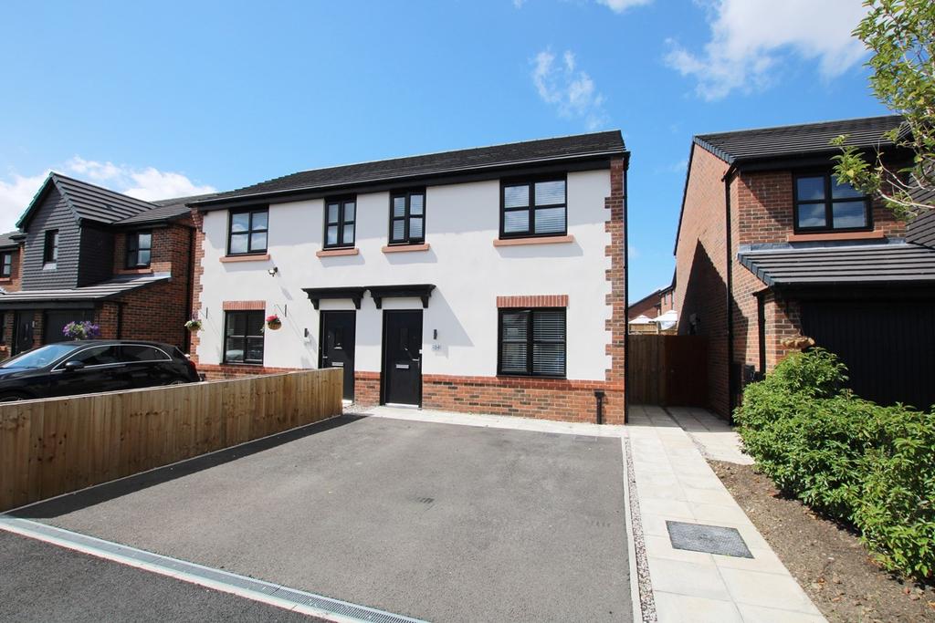 Crompton Way, Lowton, Warrington, WA3 3 bed semidetached house £240,000