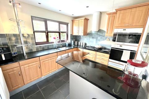 4 bedroom detached house for sale - High Greeve, Wootton, Northampton, NN4