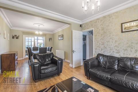 4 bedroom terraced house for sale - Lilac Gardens, Romford, RM7