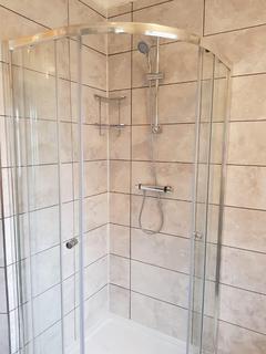 3 bedroom house share to rent, Grosvenor Court, Hale Lane, Edgware, NW7