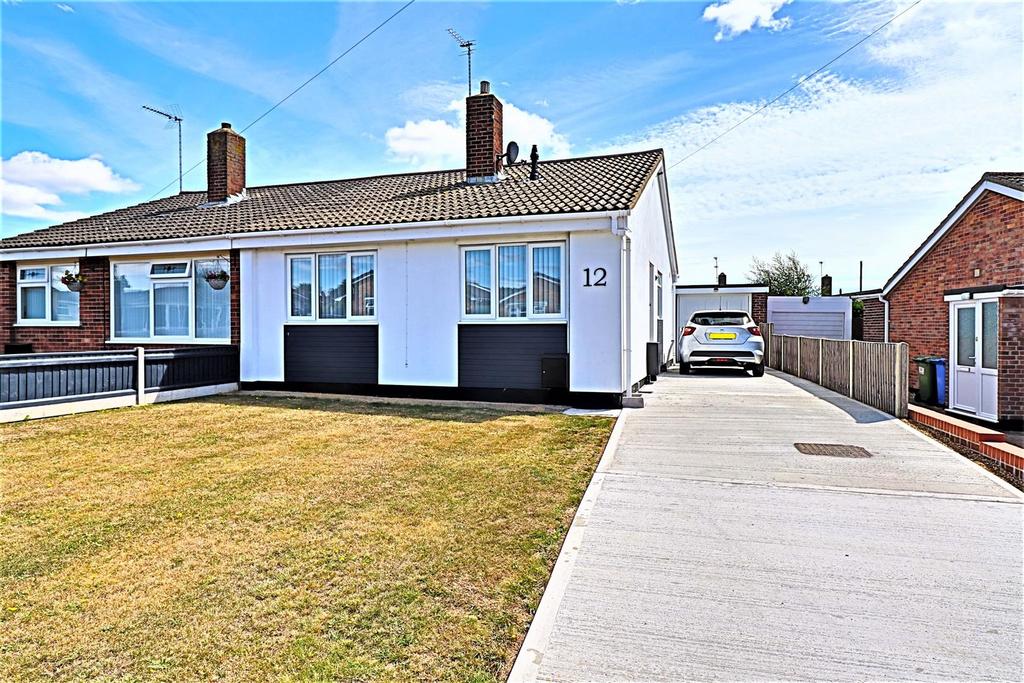 Heigham Drive, Oulton Broad, Lowestoft 2 bed semidetached bungalow £