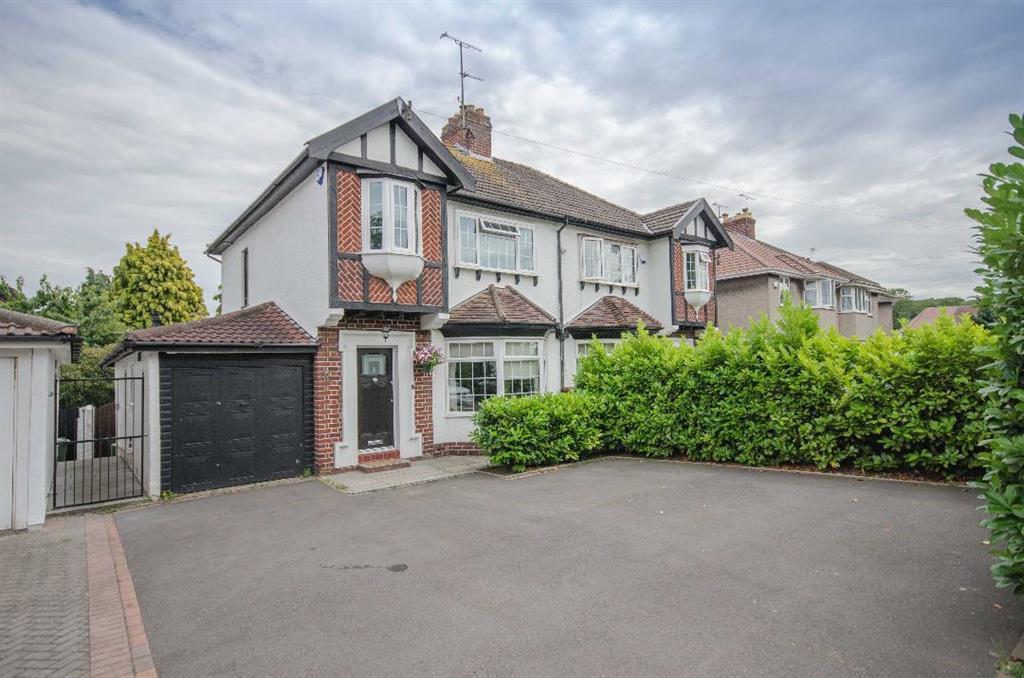 Bromley Heath Road, Downend, Bristol, BS16 6HU 3 bed semidetached
