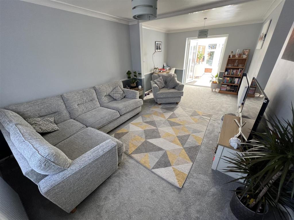 Lawnswood Avenue, Shirley, Solihull 3 bed terraced house £299,950