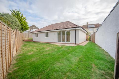 3 bedroom bungalow for sale - Seymour Road, Staple Hill, Bristol, BS16 4TF