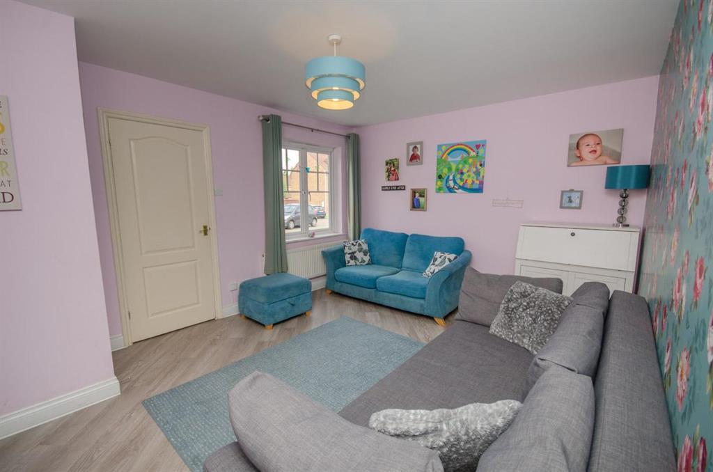 Cave Grove, Emersons Green, Bristol, BS16 7BA 3 bed semidetached house