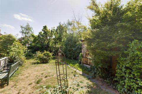 31 Cator Close, New Addington, Croydon, CR0 0BN