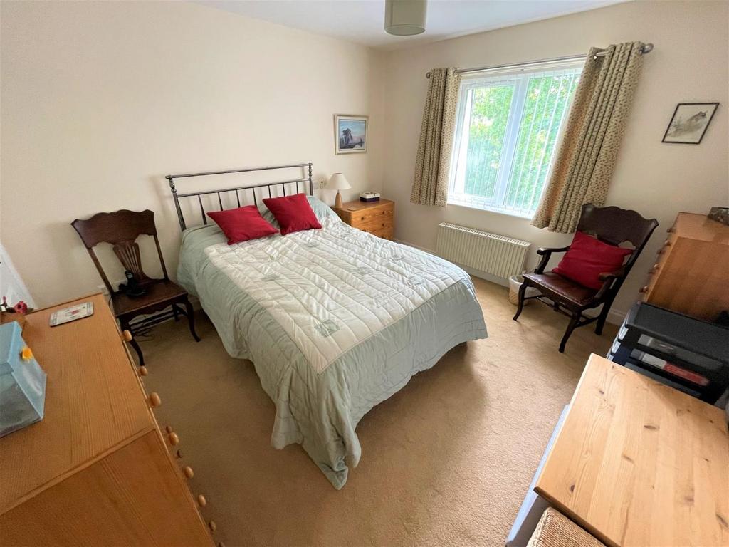 Bedroom 1.JPG