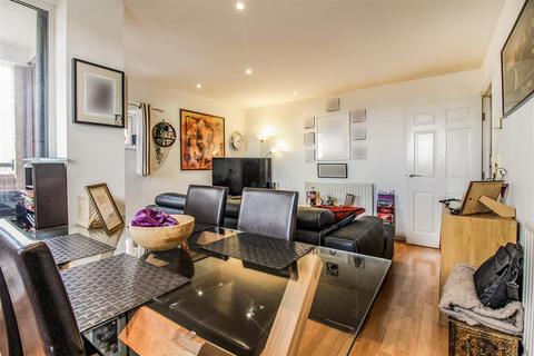 2 bedroom flat for sale - Oxford Road, Aylesbury