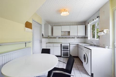 21 Chesney Crescent, New Addington, Croydon, CR0 0RN