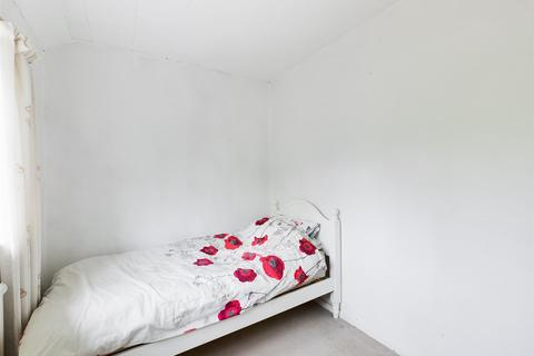 21 Chesney Crescent, New Addington, Croydon, CR0 0RN