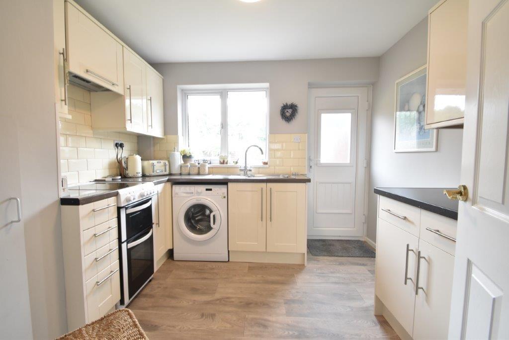 15 Tilbrook Drive, Shrewsbury, SY1 2TR 2 bed semidetached bungalow for