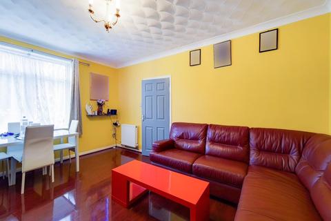 172 Southend Lane, London, SE6 3DP