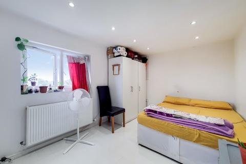 172 Southend Lane, London, SE6 3DP