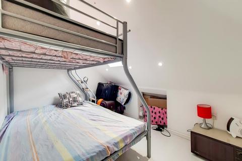 172 Southend Lane, London, SE6 3DP