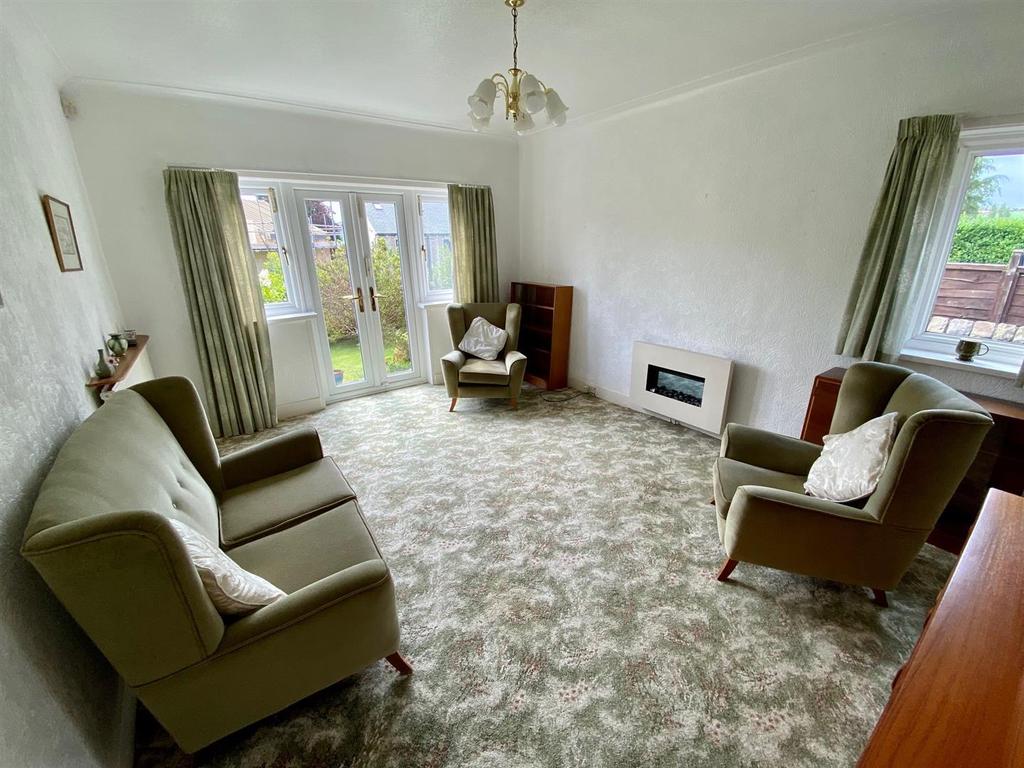 Crowlees Road, Mirfield 3 bed detached house £400,000