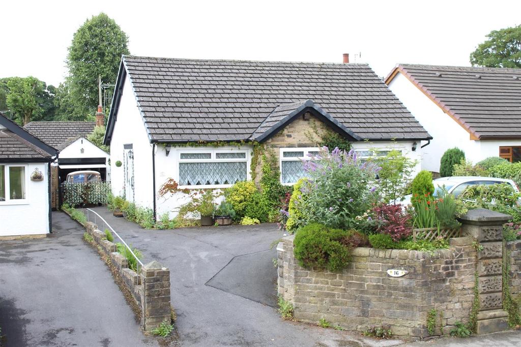 Hall Meadow Road, Glossop 3 bed detached bungalow £410,000
