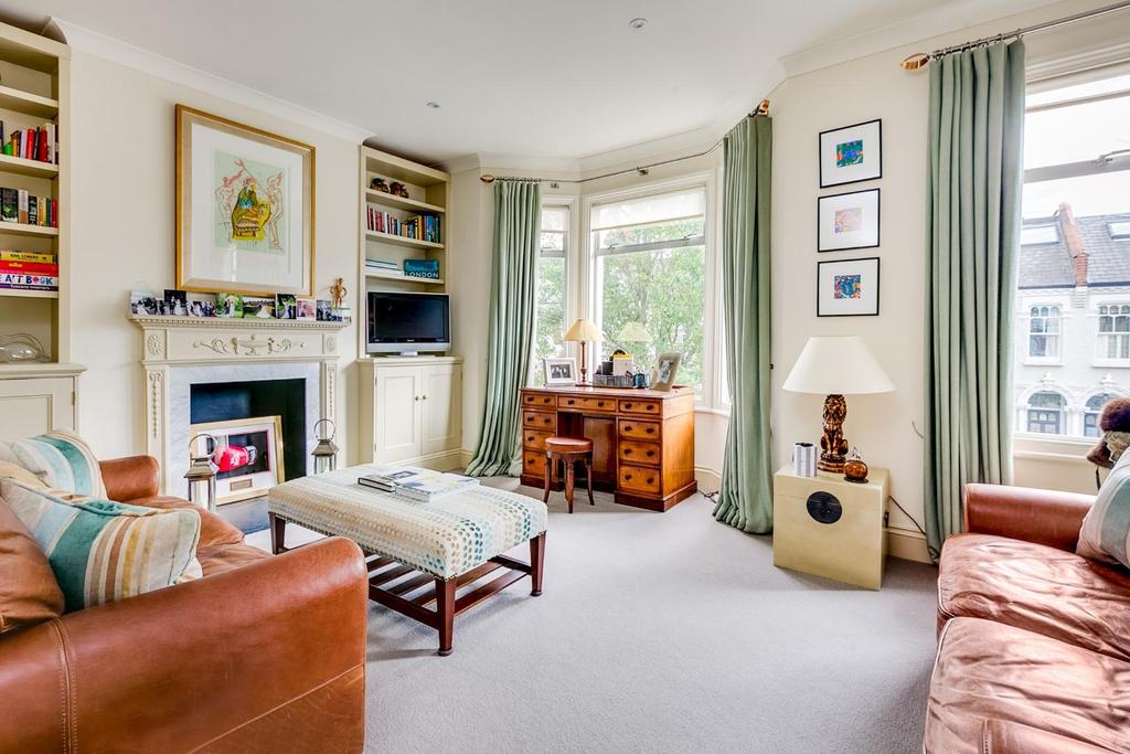 Kenyon Street, London 3 bed apartment £2,975 pcm (£687 pw)