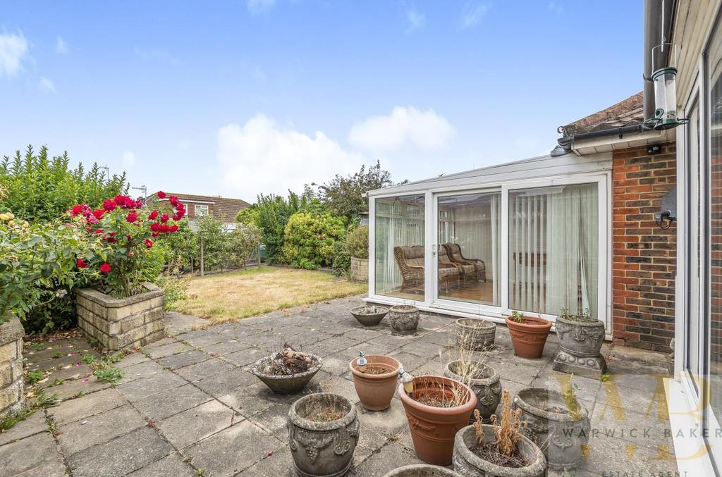 Kingston Way, ShorehamBySea 2 bed detached bungalow £499,950