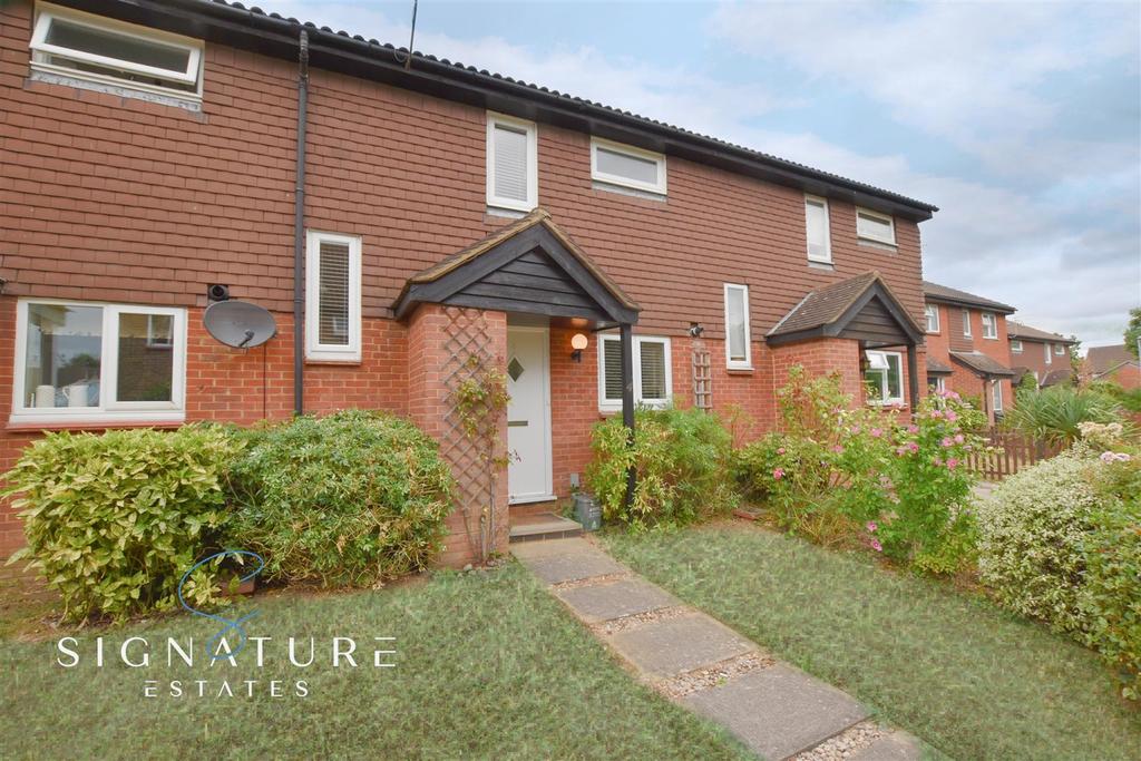 Oak Green Way, Abbots Langley 2 bed terraced house £400,000