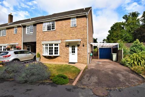 3 bedroom end of terrace house for sale - Harewood Close, Langham