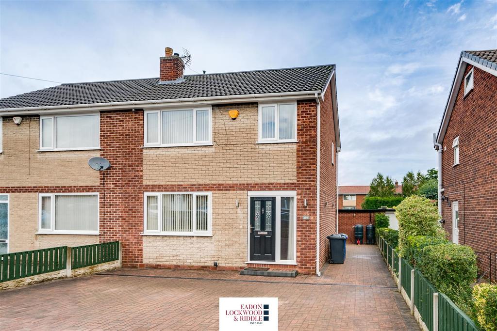 Clayfield View, Mexborough 3 bed semidetached house £185,000
