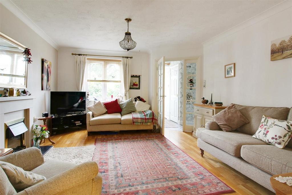 Betjeman Way, Hemel Hempstead 4 bed house £595,000