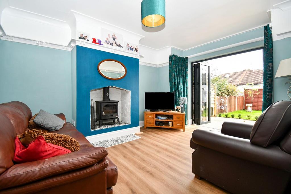 Park Lane, Guiseley, Leeds 3 bed semidetached house £389,950