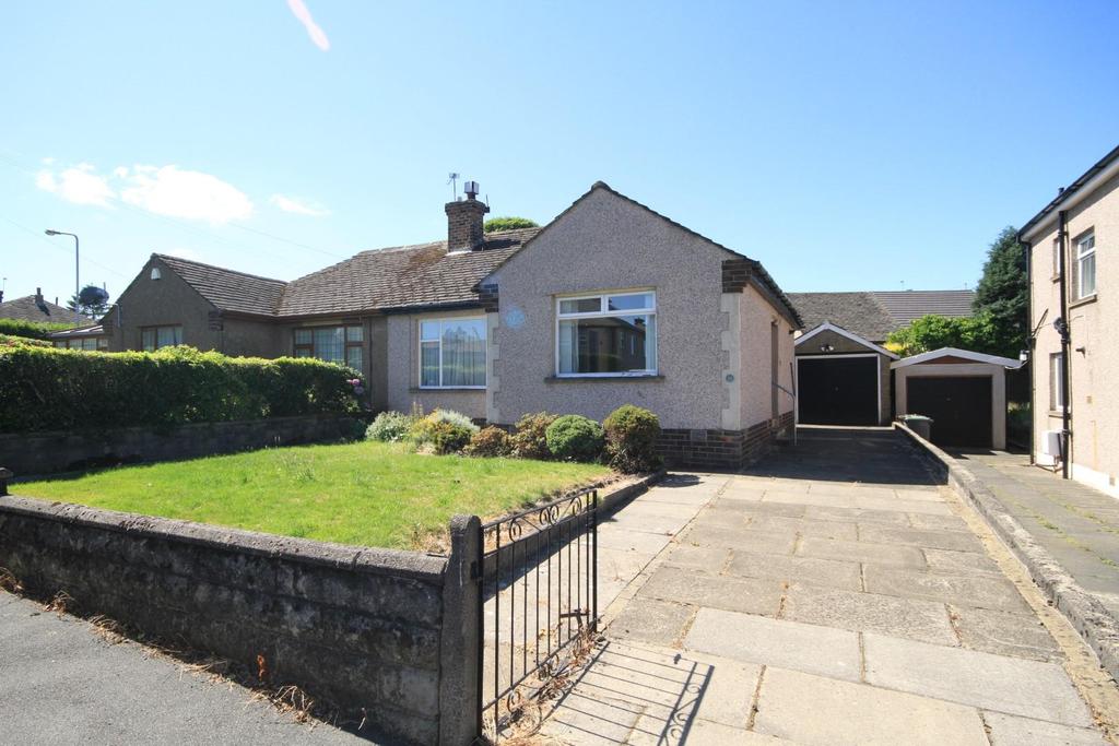 Acre Drive, Eccleshill, Bradford 2 bed semidetached bungalow £169,950