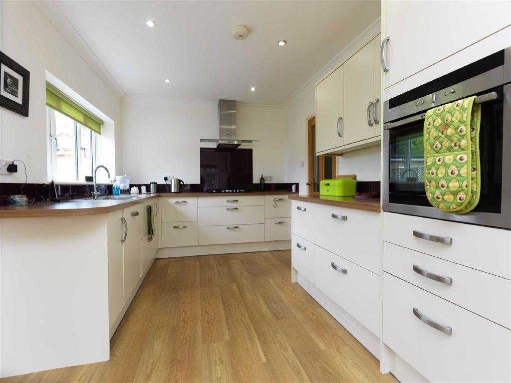 Elson, Ellesmere, SY12 2 bed bungalow £280,000