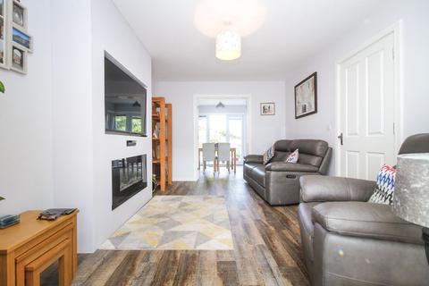 4 bedroom detached house for sale - Moorfield Drive, Killingworth Village, Newcastle Upon Tyne