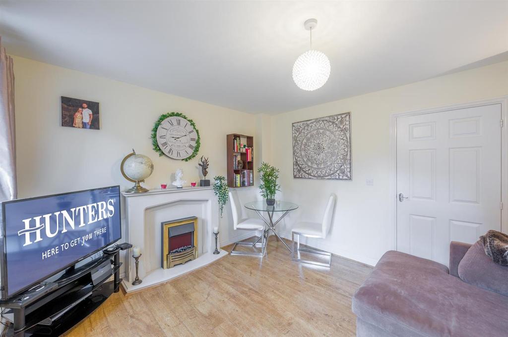 Marshall Crescent, Wordsley, DY8 5TA 2 bed terraced house £205,000
