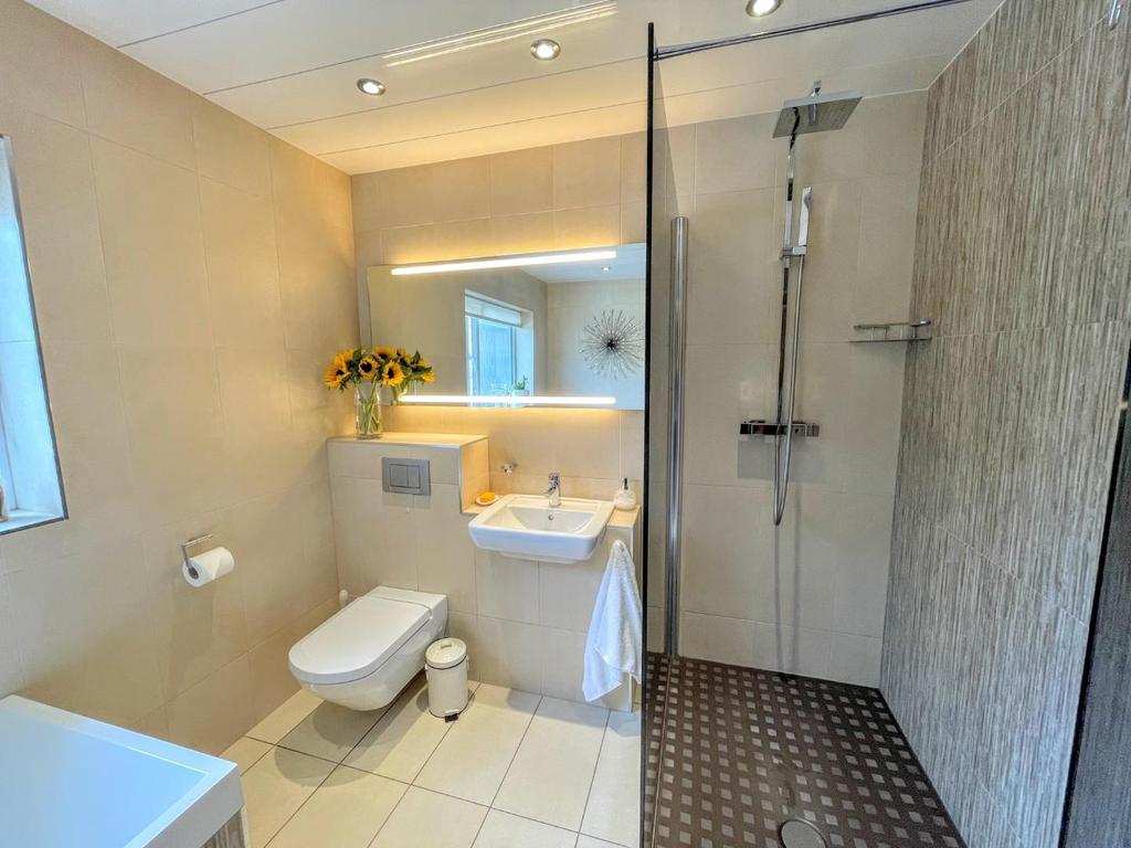 Bathroom/w.c.