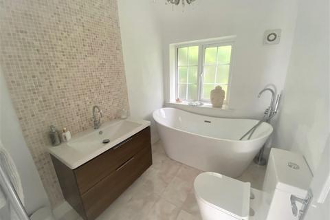 2 Borrowdale Crescent, Manchester, M20 2XU