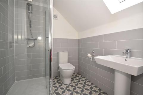 2 Bond Close, Leonard Stanley, Stonehouse, GL10 3GQ