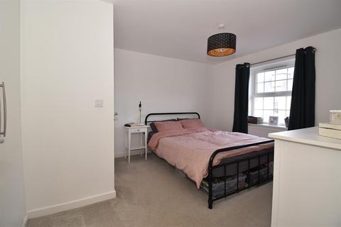 2 Bond Close, Leonard Stanley, Stonehouse, GL10 3GQ