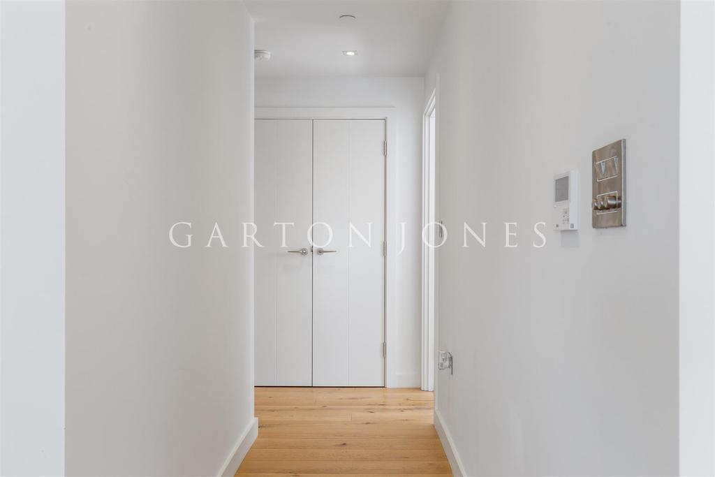 Hallway.jpg
