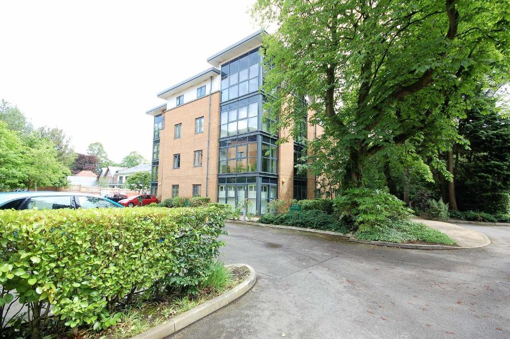 Larke Rise, West Didsbury 2 bed apartment £1,495 pcm (£345 pw)