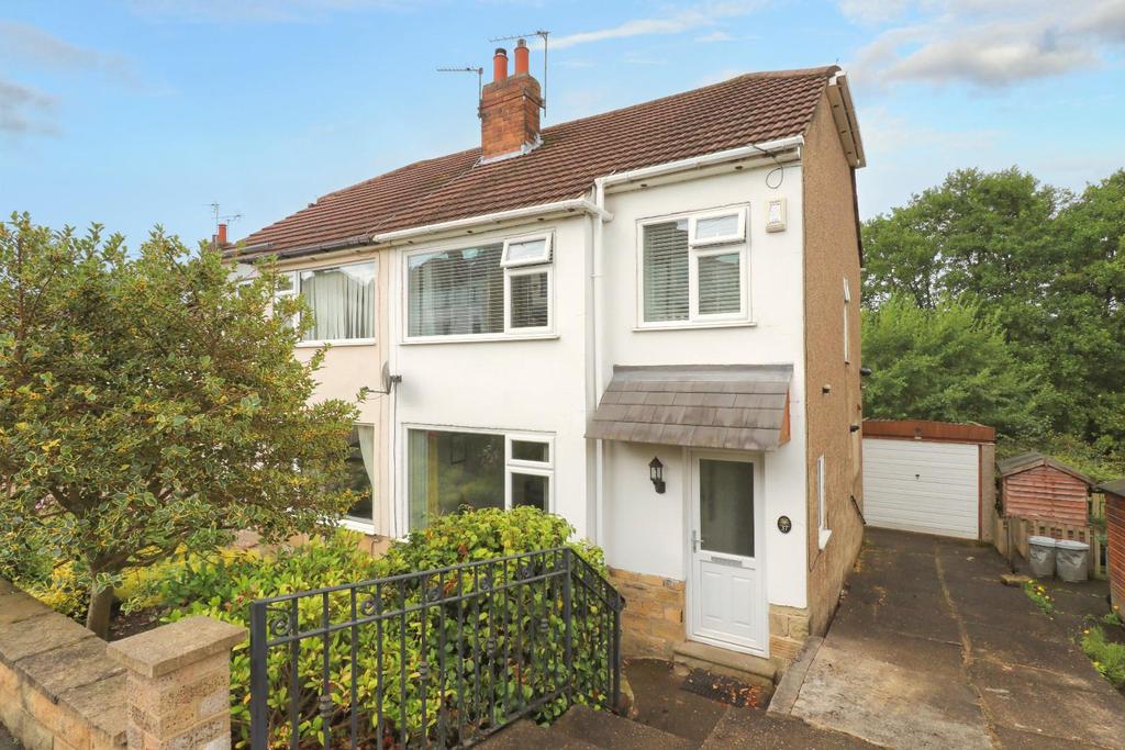 Woodhill Crescent, Cookridge 3 bed semidetached house £285,000
