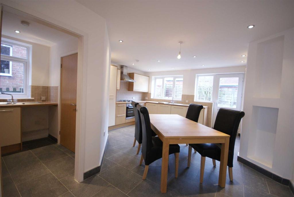 Turner Bridge Road, Tonge Park, Bolton 3 bed semidetached house £240,000