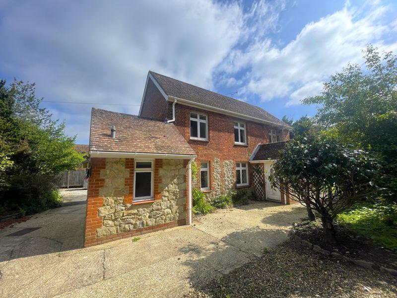 Boughton Monchelsea 3 bed detached house to rent £1,800 pcm (£415 pw)