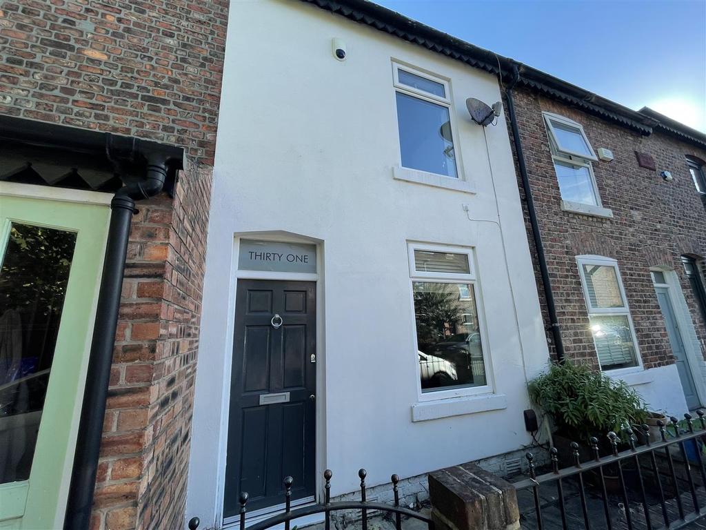 Crossland Road, Manchester 2 bed house £1,200 pcm (£277 pw)