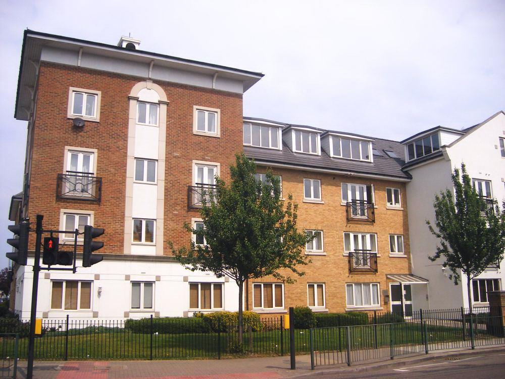 Century House, Forty Avenue, WEMBLEY 2 bed flat £1,500 pcm (£346 pw)