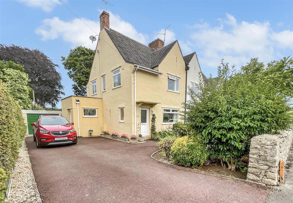 Shepherds Way, Cirencester 3 bed semidetached house £465,000