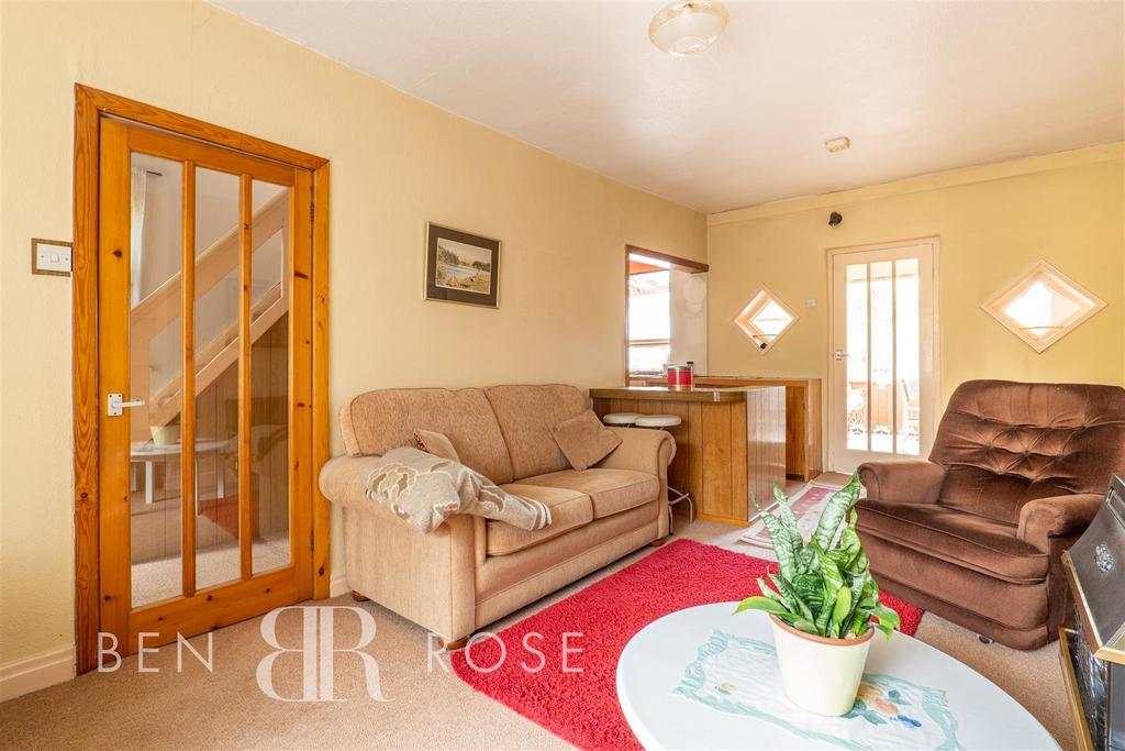 Russell Square, Chorley 3 bed semidetached house £99,995