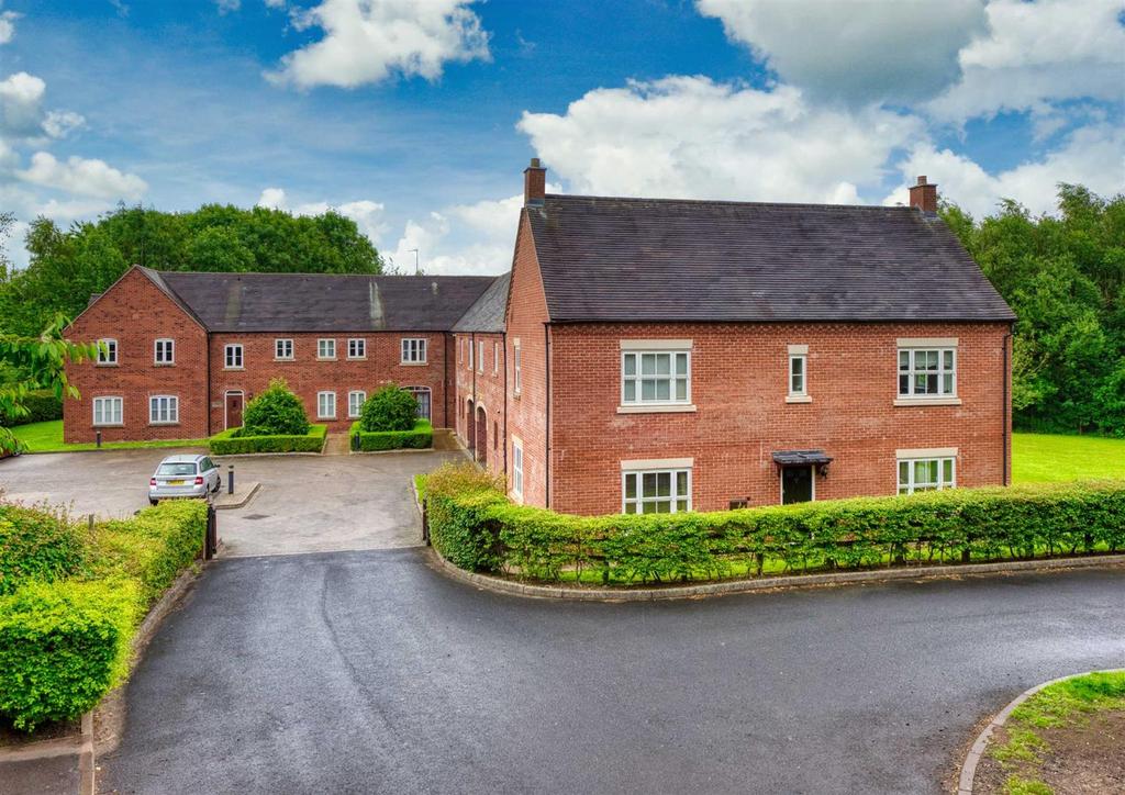42 Chanterelle Court, Chanterelle... 2 bed apartment £825 pcm (£190 pw)