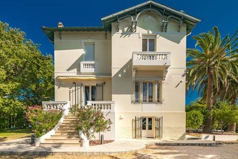 6 bedroom villa, Antibes, Alpes-Maritimes, Provence-Alpes-Côte d`Azur