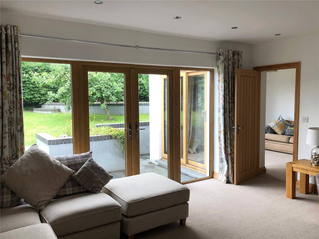 Sandy Hill Road, Saundersfoot, Pembrokeshire, SA69 3 bed bungalow £