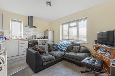 34e Black Bourton Road, Carterton, OX18 3HD